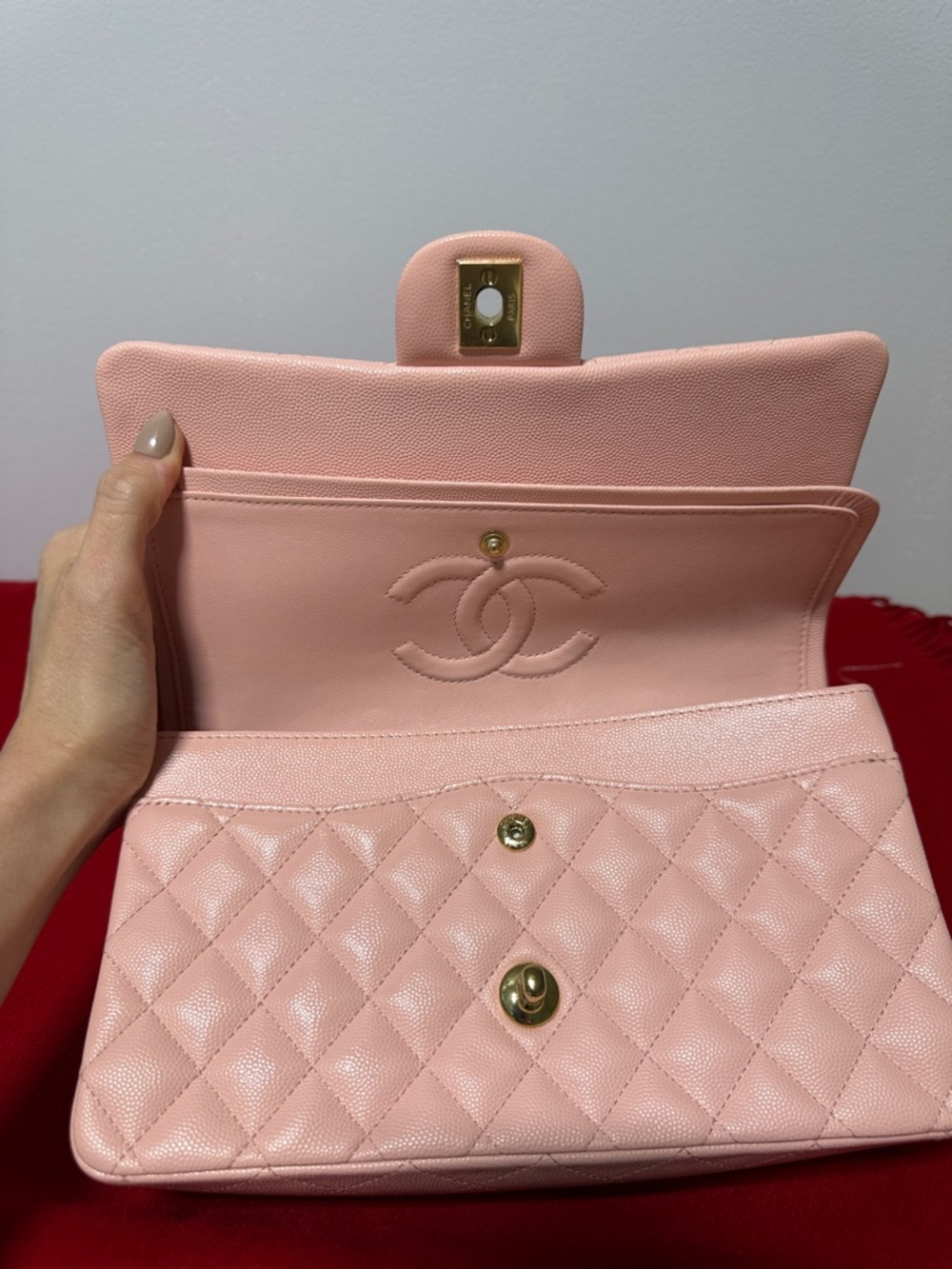 Quilted Shoulder caviar  medium  Bag in Soft Pink with Gold Hardware - Picture 7 of 9